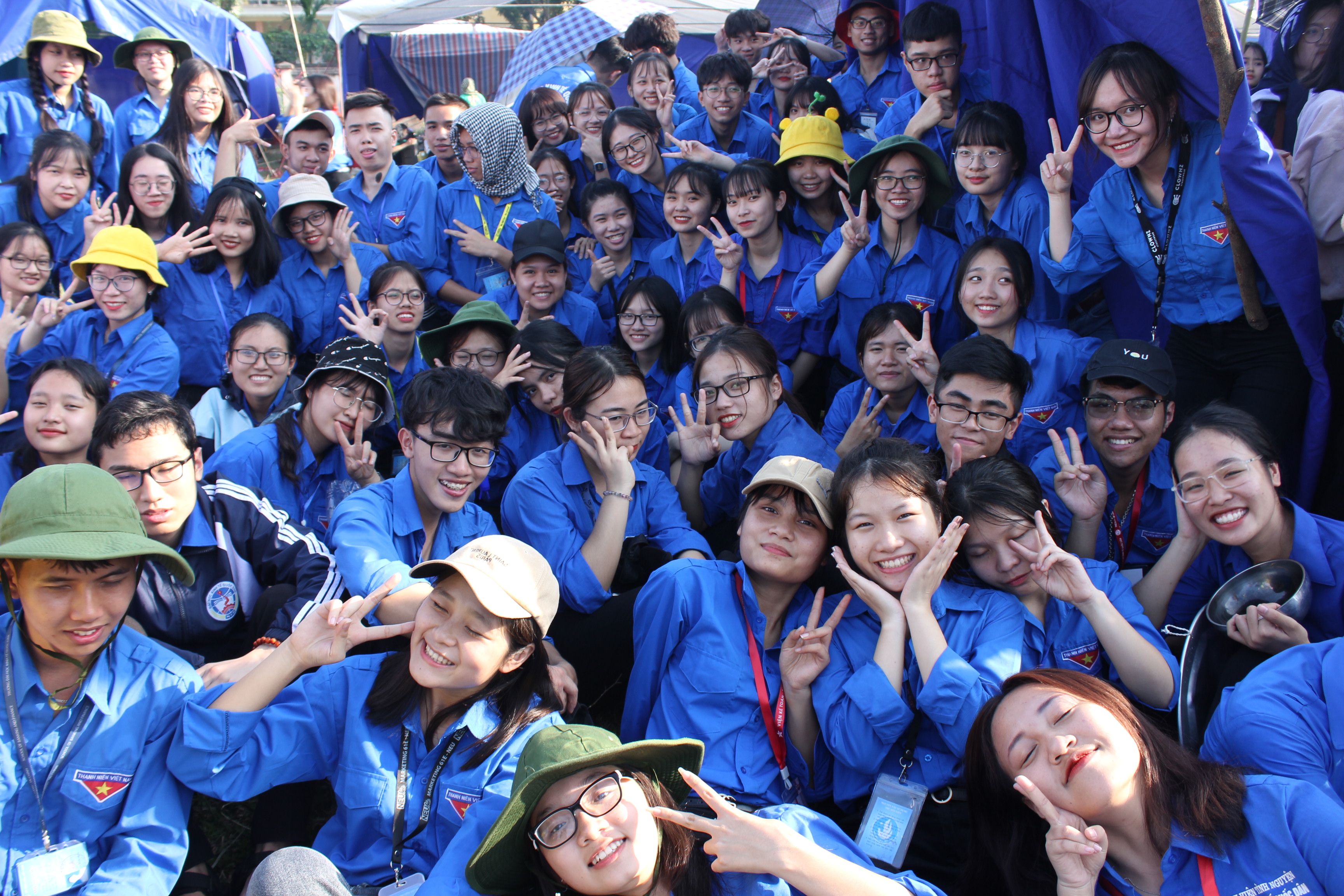 Đội sinh viên tình nguyện Đại học Kinh tế Quốc dân